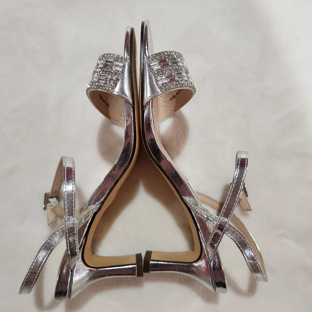 Nina Noga Silver Metalic Foil Evening Sandals, New in Box, Size 5 - Picture 6 of 9